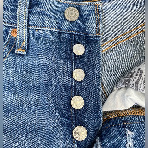 MSRP $108 NWT 24x32 High Rise Levi’s “501 Skinny” Jeans Destructed Medium Indigo - Picture 4 of 14